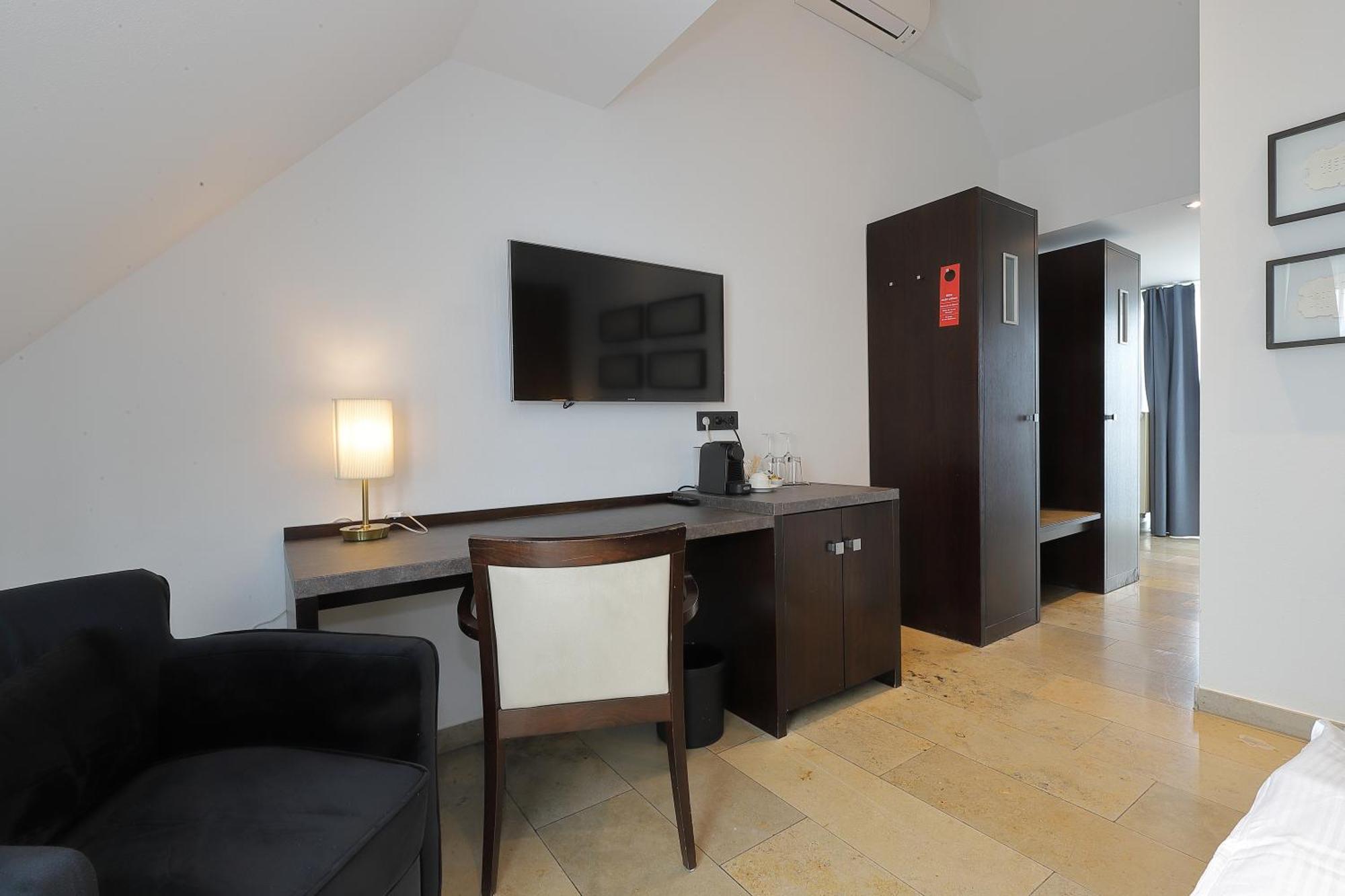 Devin Art Hotel デュッセルドルフ エクステリア 写真