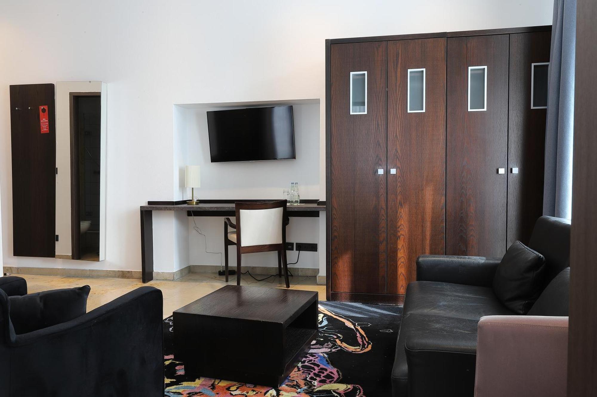 Devin Art Hotel デュッセルドルフ エクステリア 写真