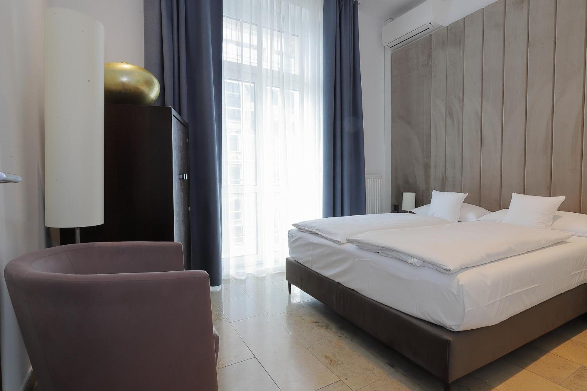 Devin Art Hotel デュッセルドルフ エクステリア 写真