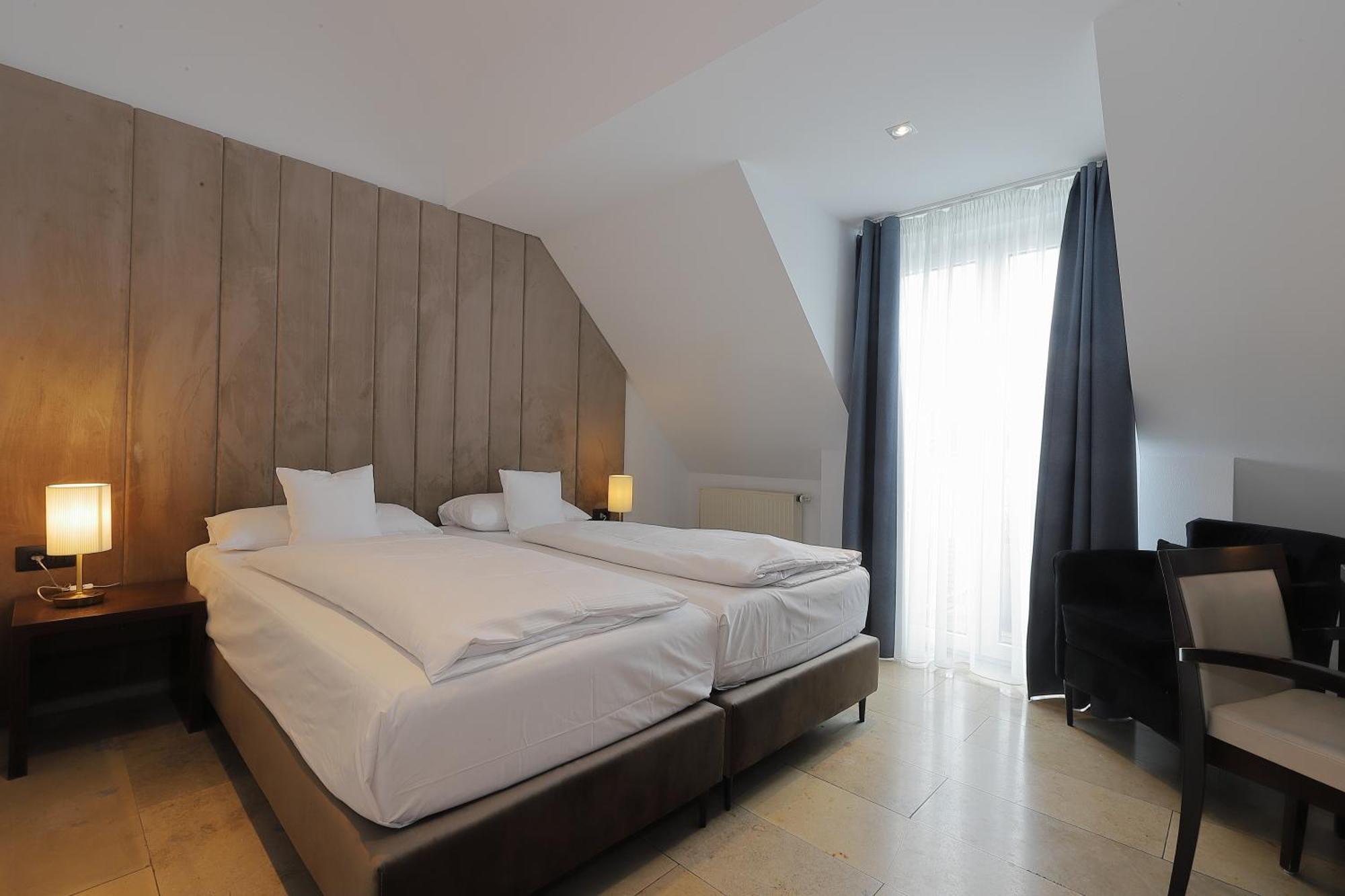 Devin Art Hotel デュッセルドルフ エクステリア 写真