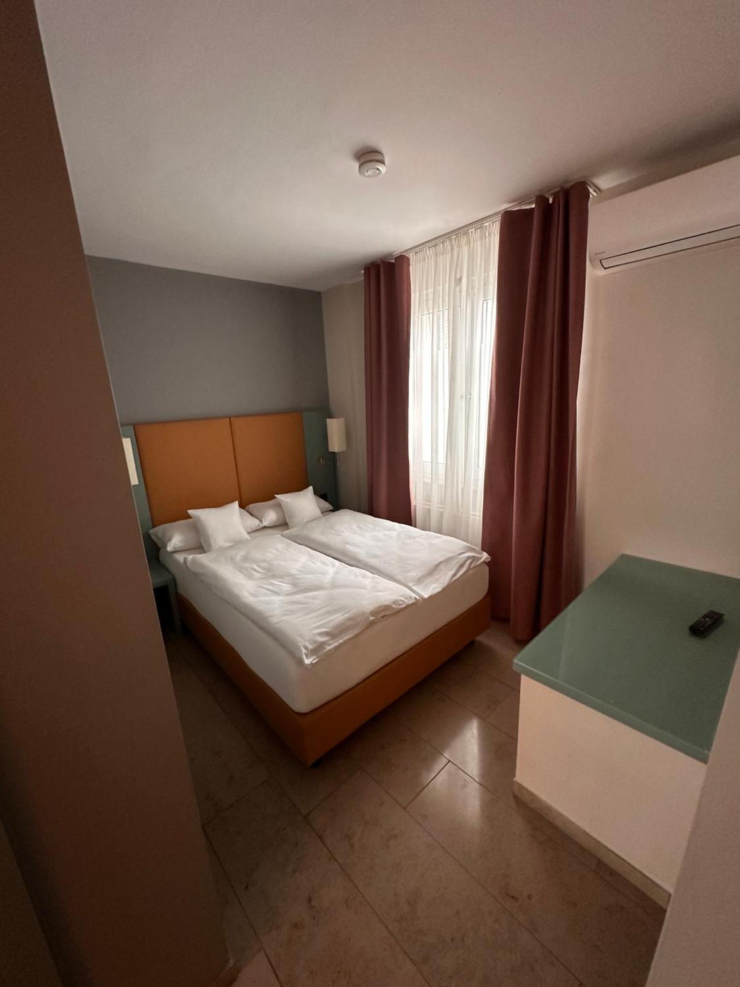 Devin Art Hotel デュッセルドルフ エクステリア 写真