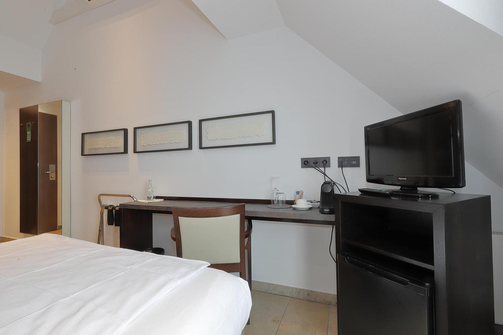 Devin Art Hotel デュッセルドルフ エクステリア 写真